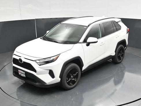 Used 2024 Toyota RAV4 XLE w/ Weather Package AWD/4WD image 37