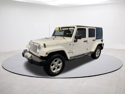 Certified 2015 Jeep Wrangler Unlimited Sahara w/ Dual Top Group image 3