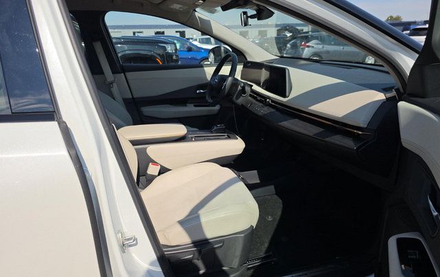 Used 2025 Nissan Ariya AWD image 7