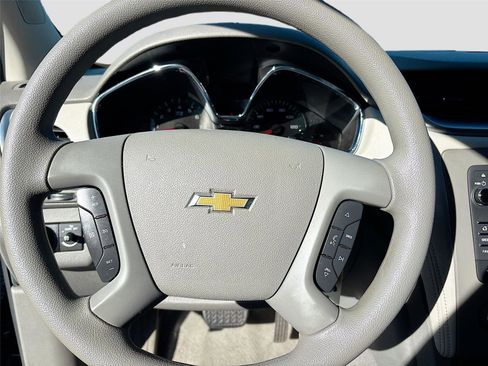 Used 2016 Chevrolet Traverse LS image 12