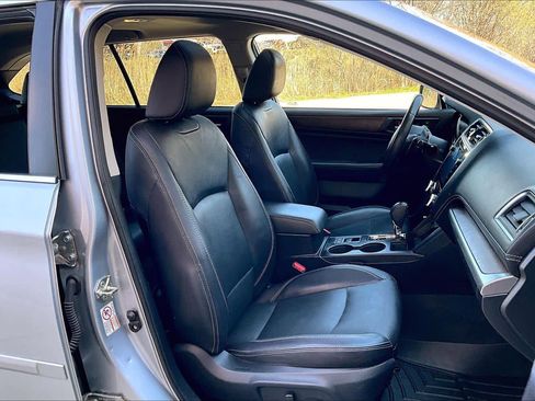 Used 2018 Subaru Outback 2.5i Limited AWD/4WD image 8
