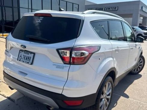 Used 2017 Ford Escape Titanium FWD image 9