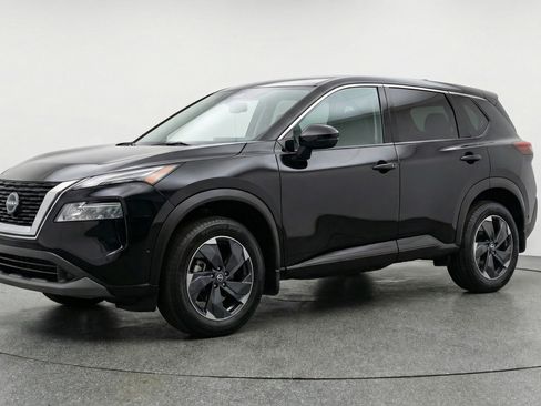 Used 2025 Nissan Rogue SV AWD/4WD image 3