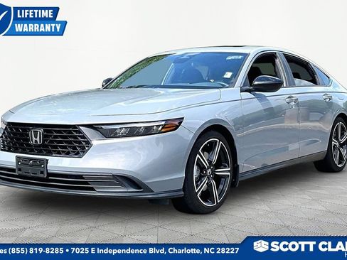 Used 2023 Honda Accord Sport image 3