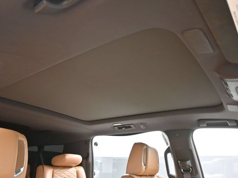 Used 2021 Cadillac Escalade ESV Sport AWD/4WD image 19