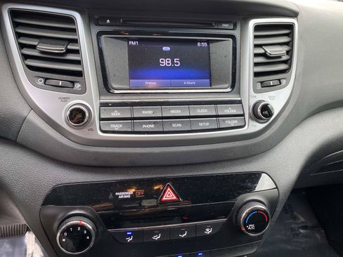 Used 2018 Hyundai Tucson SE AWD/4WD image 12