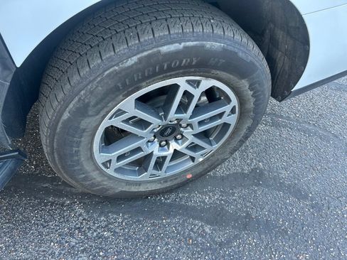 Used 2025 Ford Expedition Max Active RWD image 9
