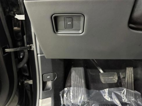 Used 2023 Land Rover Range Rover Sport SE image 29