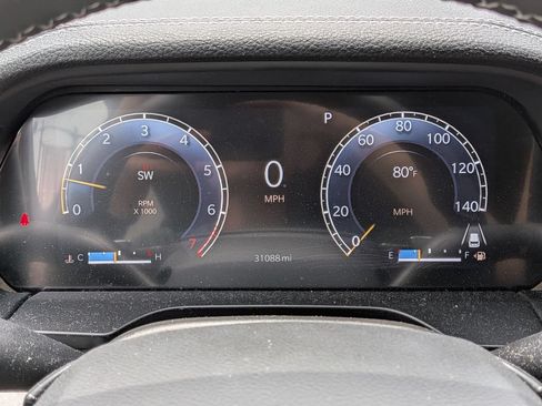 Used 2023 Jeep Grand Cherokee L Limited w/ Luxury Tech Group II AWD/4WD image 18