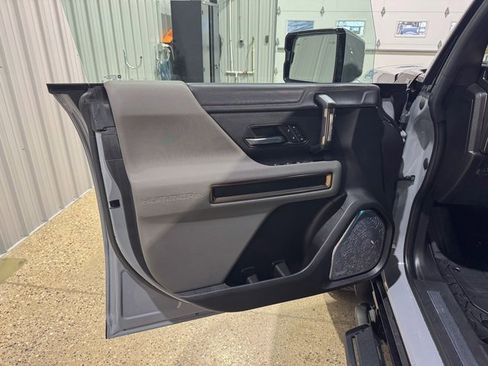 Used 2024 GMC Hummer EV 3X image 12