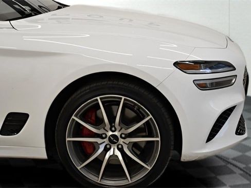 Used 2025 Genesis G70 2.5T image 13