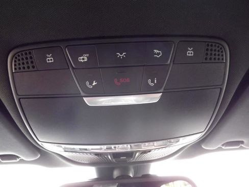 Used 2019 Mercedes-Benz GLC 300 4MATIC image 26