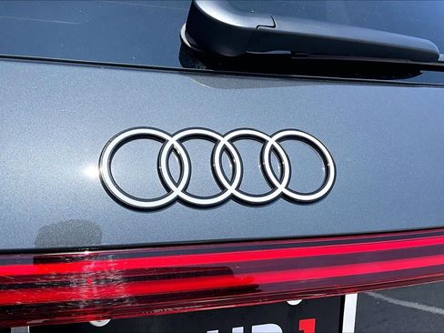 Used 2025 Audi Q5 Premium Plus AWD/4WD image 10
