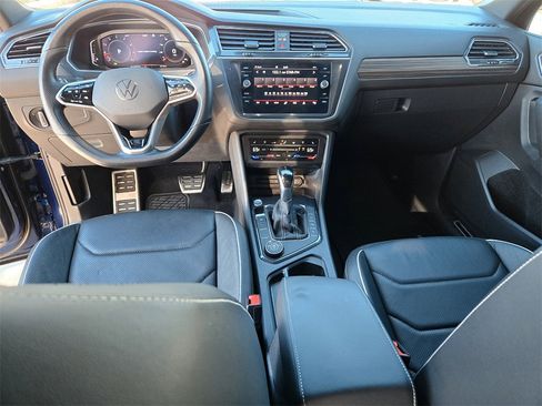 Used 2022 Volkswagen Tiguan SEL R-Line image 12