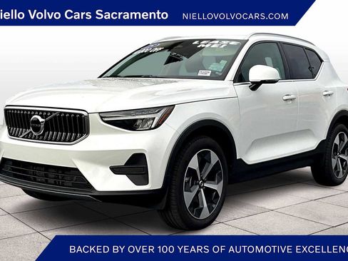 Used 2025 Volvo XC40 B5 Core w/ Protection Package Premier image 1