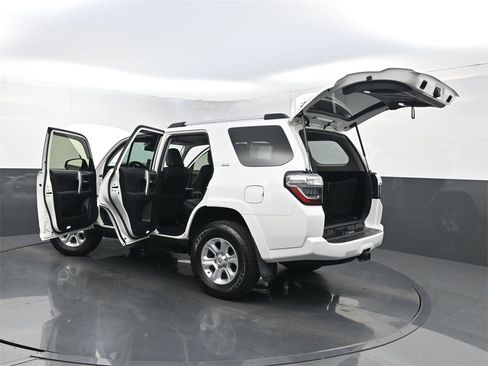 Used 2021 Toyota 4Runner SR5 Premium image 37