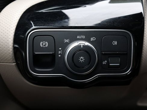 Used 2023 Mercedes-Benz CLA 250 CLA 250 w/ Premium Package image 33