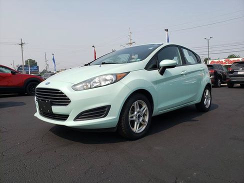 Used 2017 Ford Fiesta SE FWD image 3