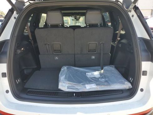 New 2026 Jeep Grand Cherokee L 2WD image 8