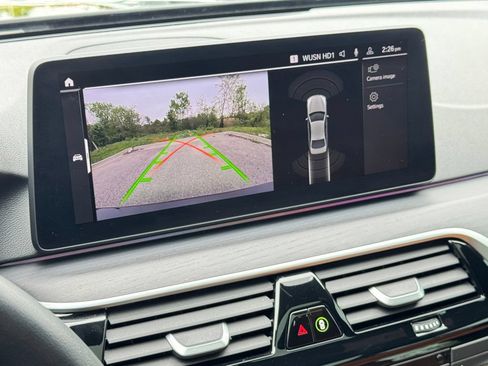 Used 2022 BMW 530i xDrive w/ Convenience Package AWD/4WD image 11