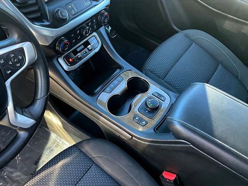 Certified 2021 GMC Acadia SLE w/ Driver Convenience Package image 16