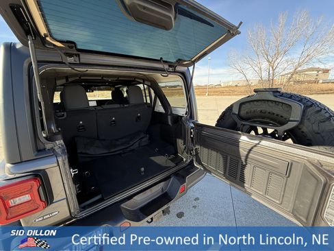 Used 2025 Jeep Wrangler Unlimited Rubicon w/ XTREMEE 35" Tire Package image 11