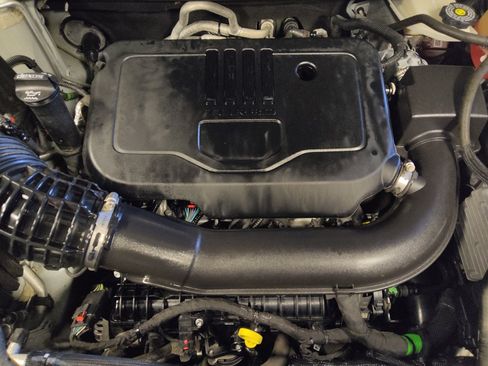 Used 2022 GMC Acadia SLE FWD image 30