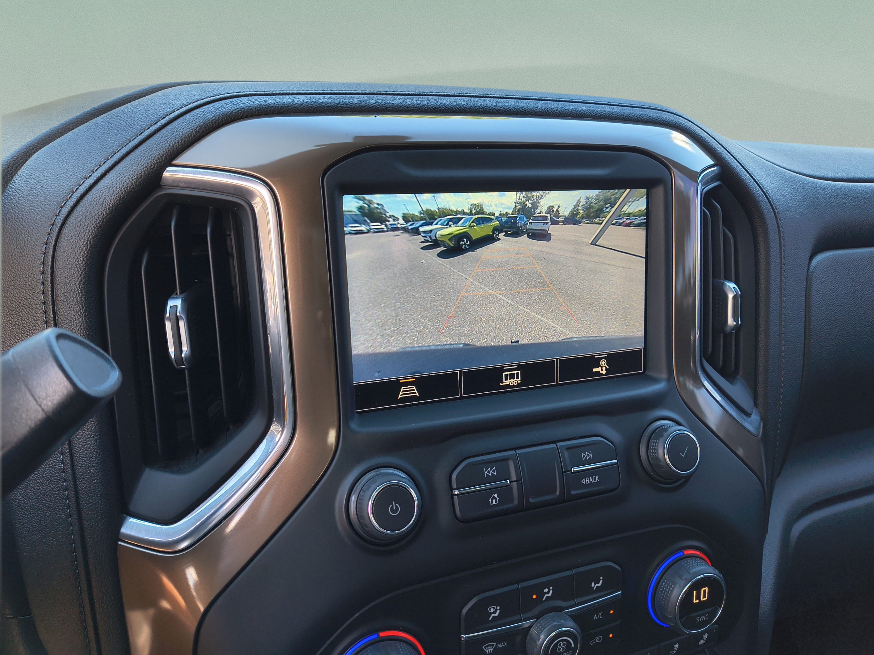 Used 2021 Chevrolet Silverado 1500 High Country w/ Z71 Off-Road Package AWD/4WD image 24