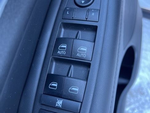 Certified 2022 Jeep Grand Cherokee Limited image 19