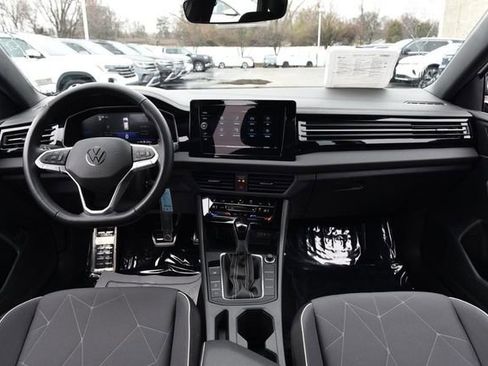 Certified 2025 Volkswagen Jetta Sport image 7