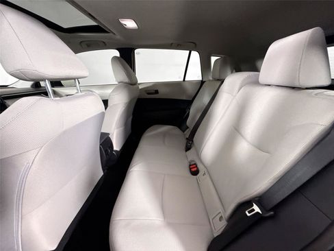 Used 2024 Toyota Corolla Cross LE FWD image 30