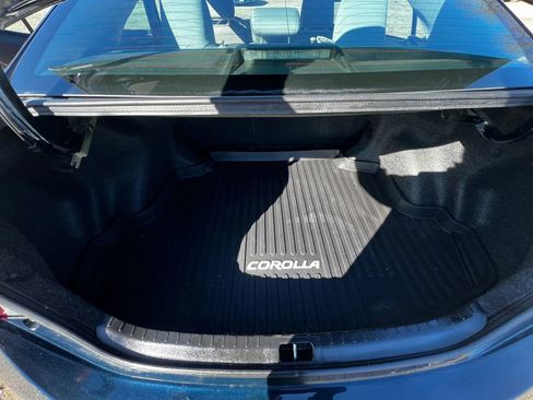 Used 2019 Toyota Corolla LE FWD image 17