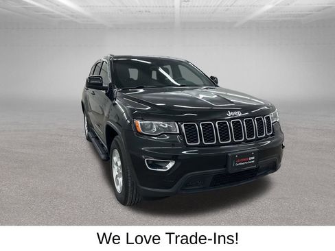 Used 2017 Jeep Grand Cherokee Laredo w/ Quick Order Package 23E image 3