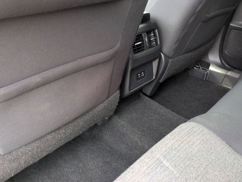 Used 2021 Nissan Rogue SV FWD image 18