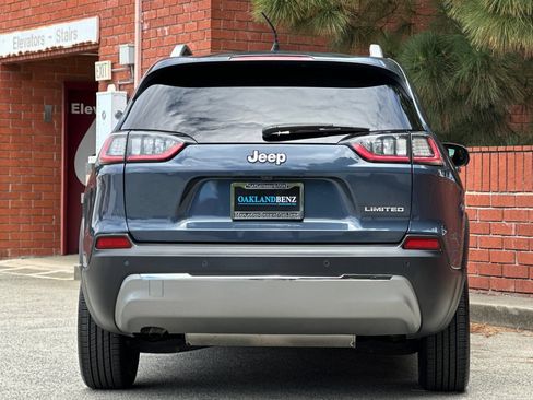 Used 2020 Jeep Cherokee Limited w/ Advanced Safety Group FWD image 5