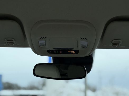 Used 2021 Buick Envision Essence image 24