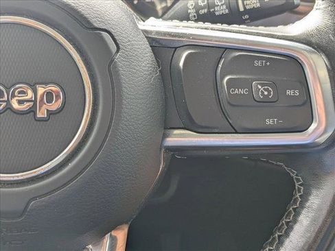 Used 2020 Jeep Wrangler Unlimited Sahara image 12