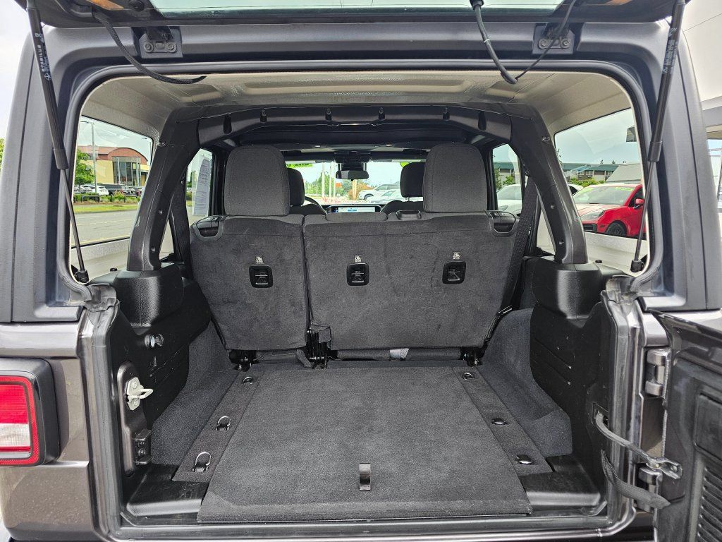 Used 2024 Jeep Wrangler Unlimited Sport AWD/4WD image 11