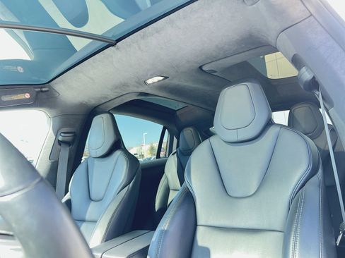 Used 2019 Tesla Model X 75D image 24