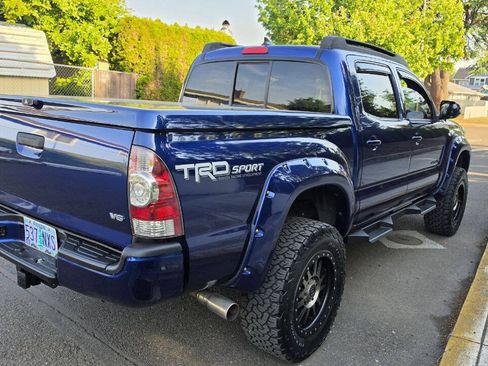 Used 2015 Toyota Tacoma 4x4 Double Cab w/ TRD Sport Package image 5