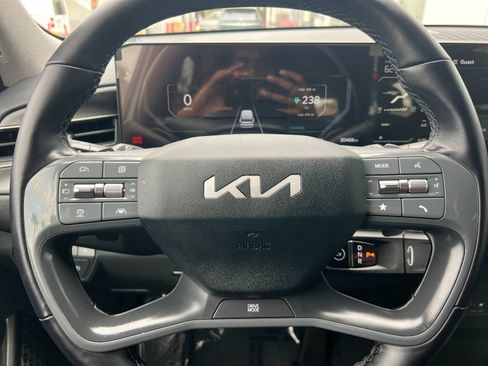 Certified 2024 Kia EV9 Light Long Range RWD image 24