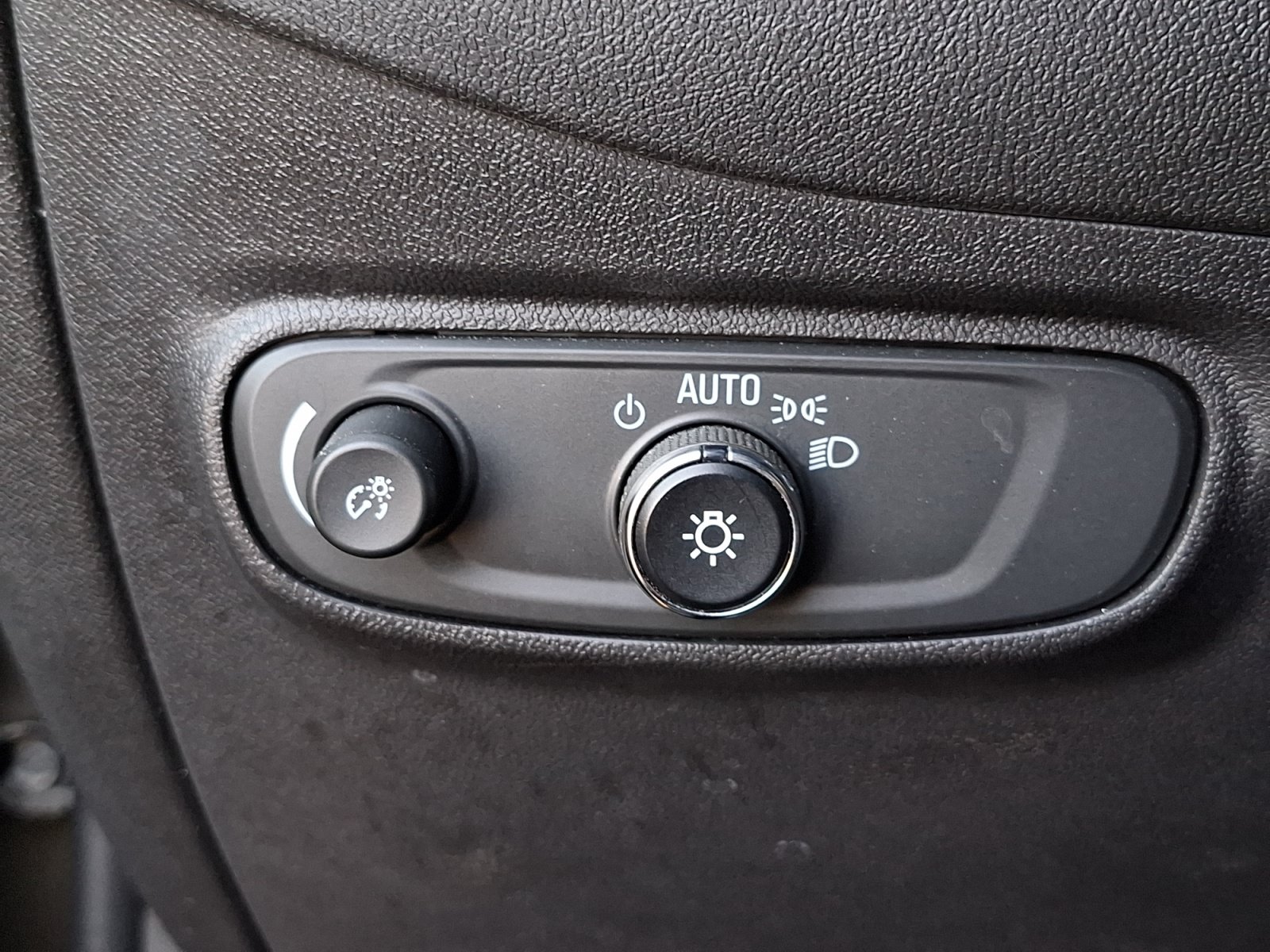 Used 2024 Chevrolet Equinox LT AWD/4WD image 24