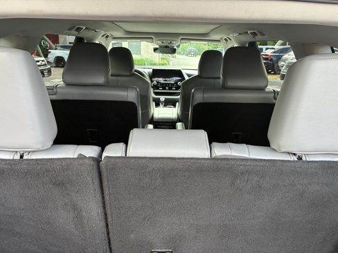 Used 2021 Toyota Highlander Platinum AWD/4WD image 9