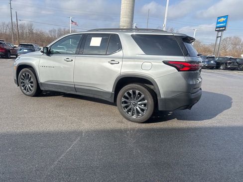 Used 2023 Chevrolet Traverse RS w/ LPO, Floor Liner Package image 9