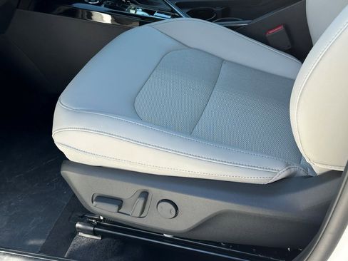 New 2025 Kia Niro EX image 17