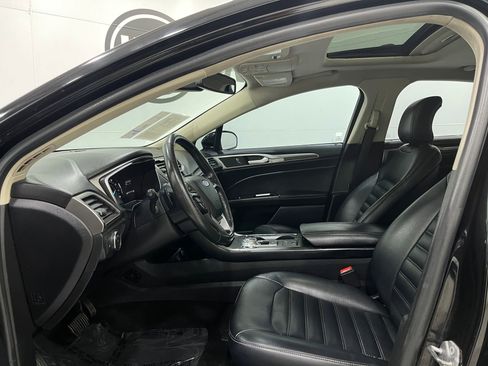 Used 2019 Ford Fusion SEL image 12