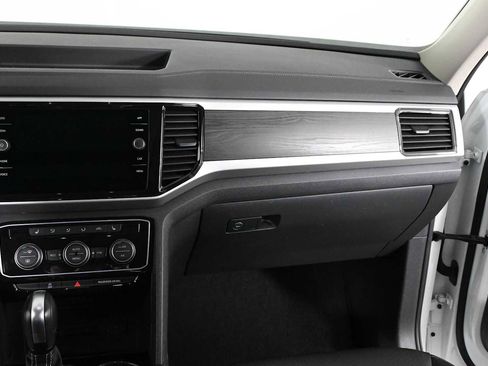 Certified 2022 Volkswagen Atlas SE w/ Panoramic Sunroof Package FWD image 17