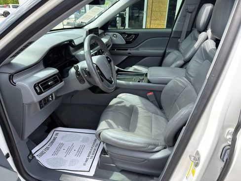 Used 2020 Lincoln Aviator Grand Touring w/ Equipment Group 302A AWD/4WD image 16