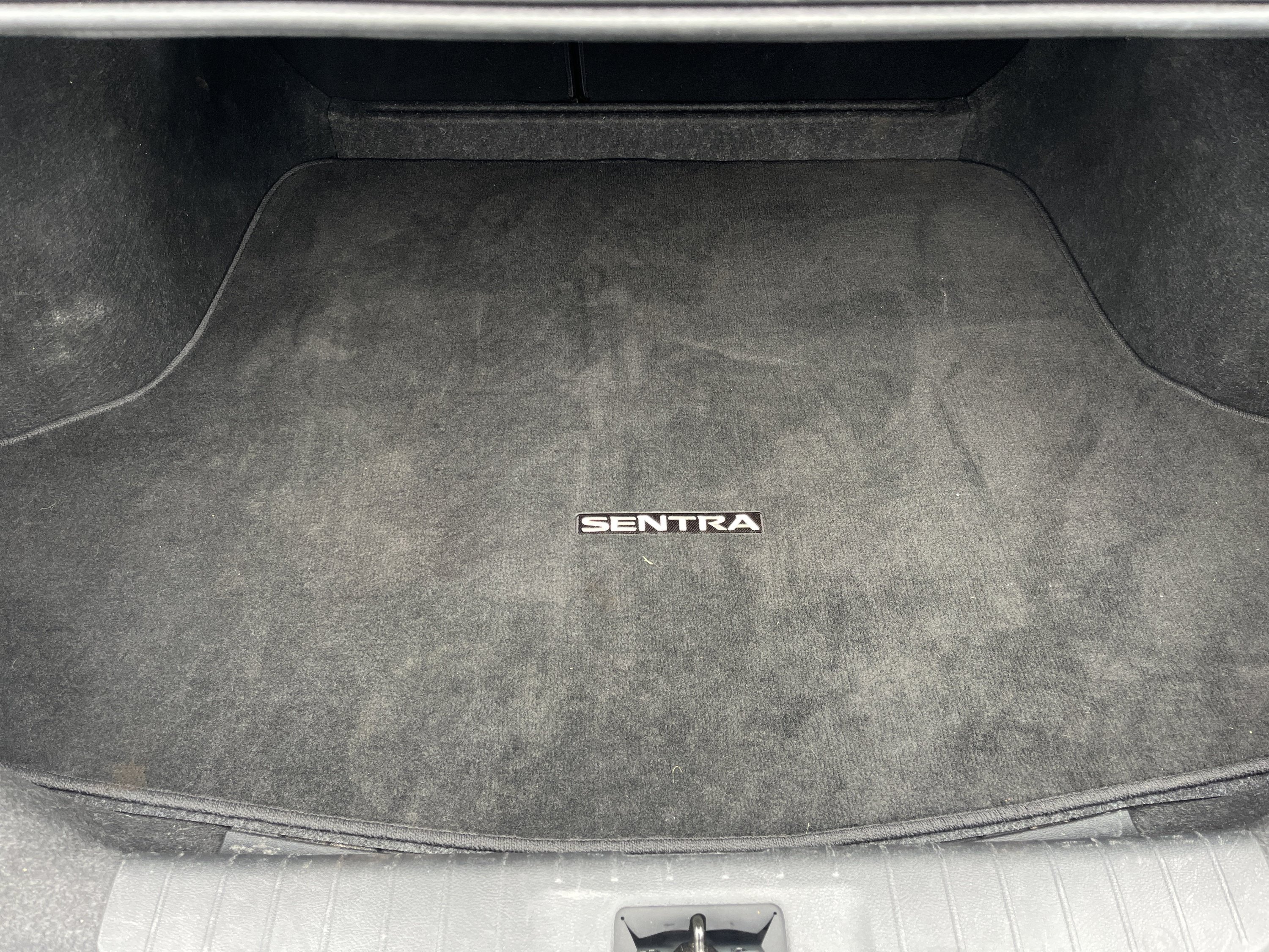 Used 2025 Nissan Sentra SV FWD image 10
