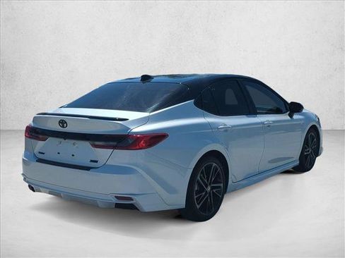 Used 2025 Toyota Camry XSE FWD image 5